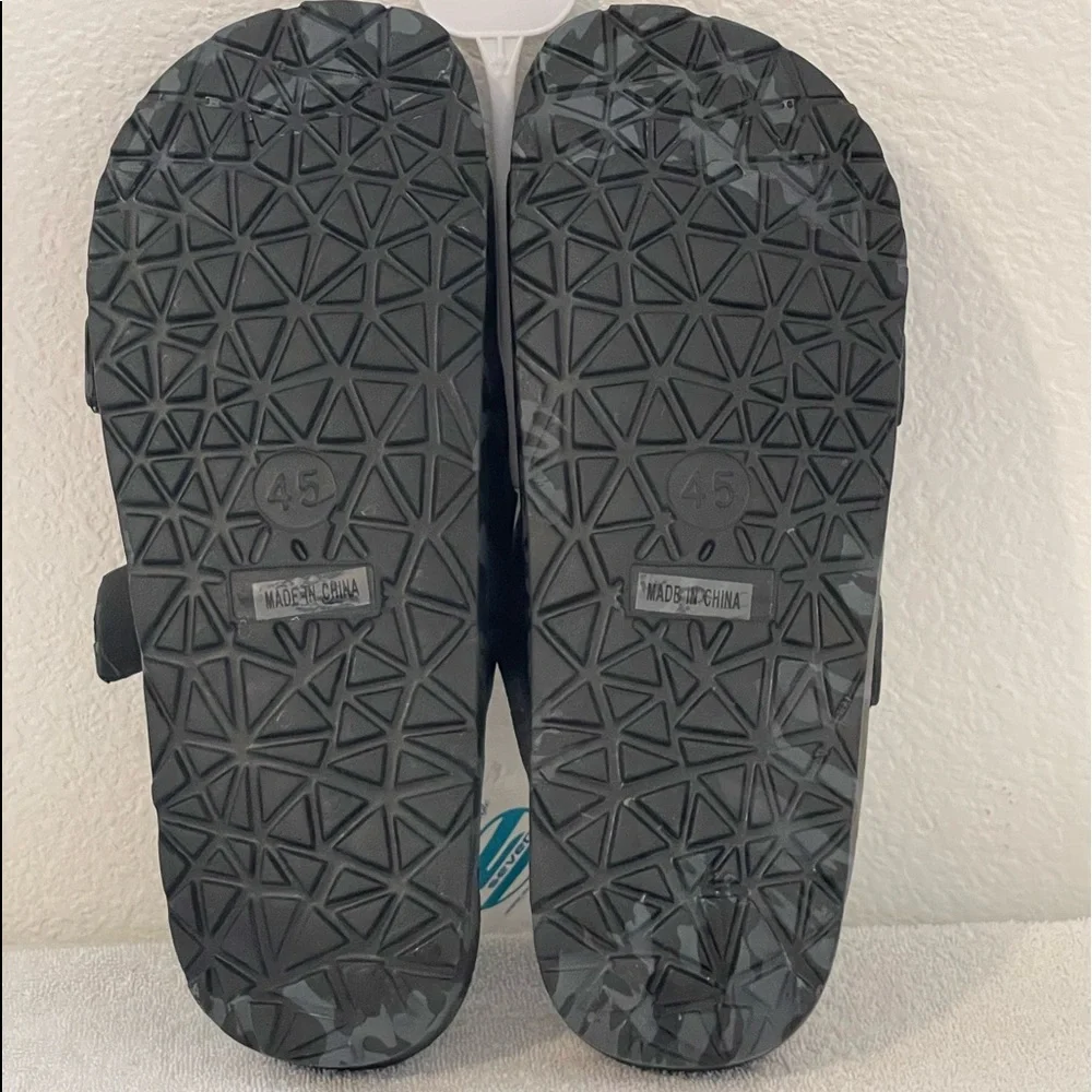 NWT Double Buckle Slide Sandals Size 13 Black/Gray Camo